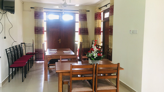 Ampara-Curcuit-Bungalow-03